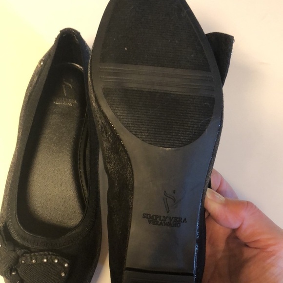 Simply Vera Wang black slippers, sz 6 - Picture 4 of 5